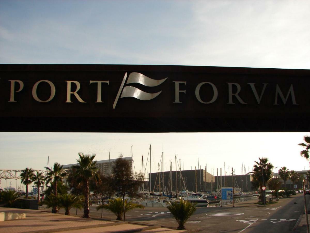 Unique - Boat In Port Forum Botel *
